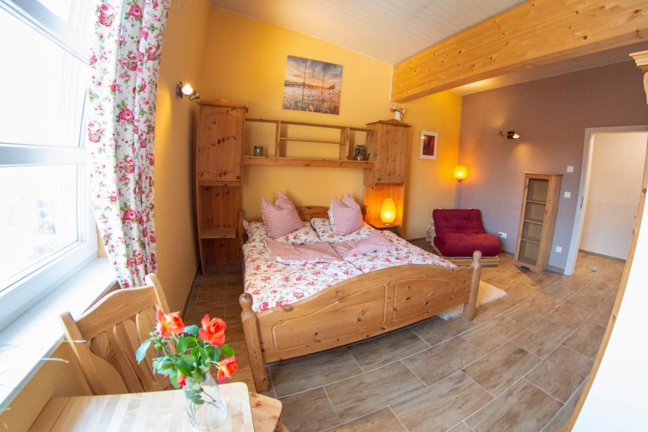 Ranchzimmer Am Hippo-Campus Reit- Und Therapiezentrum Deutsch Haslau Luaran gambar