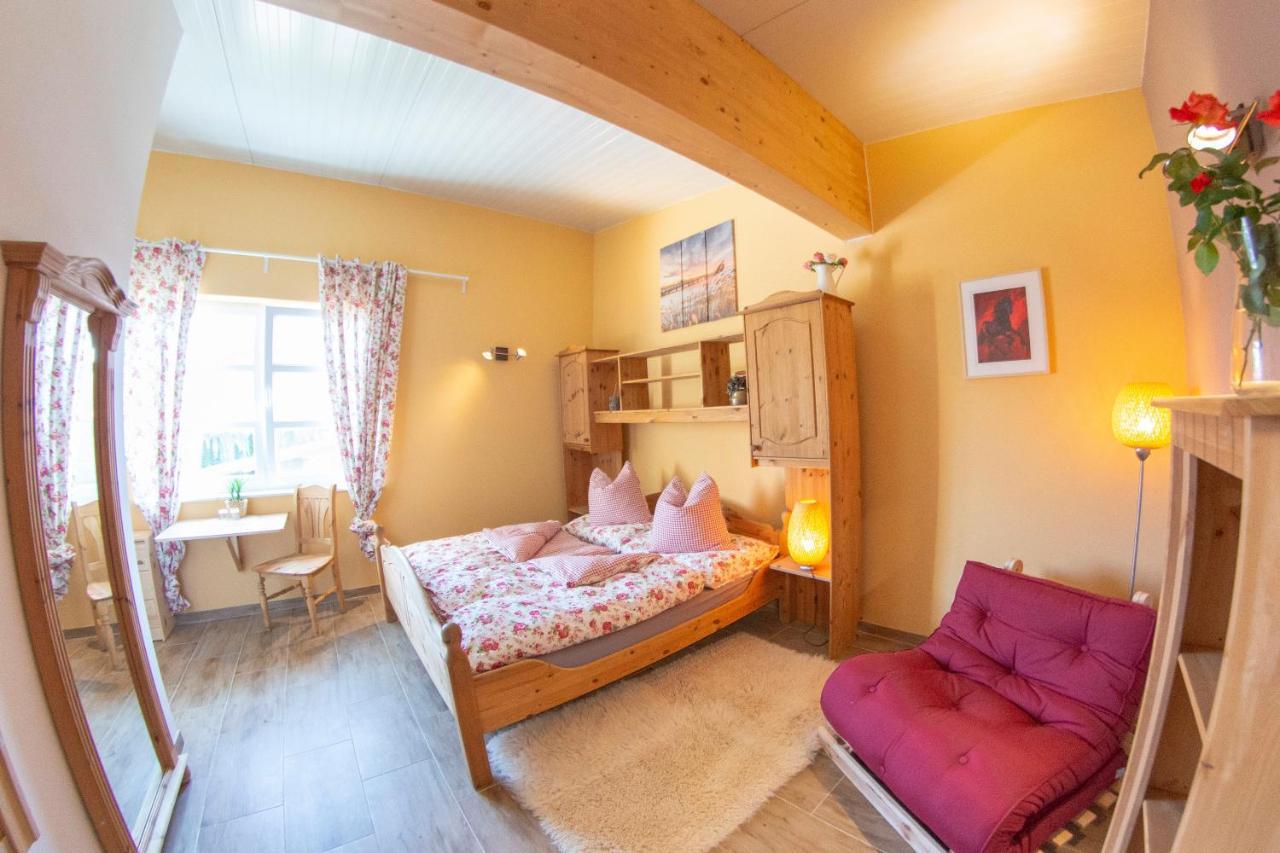 Ranchzimmer Am Hippo-Campus Reit- Und Therapiezentrum Deutsch Haslau Luaran gambar