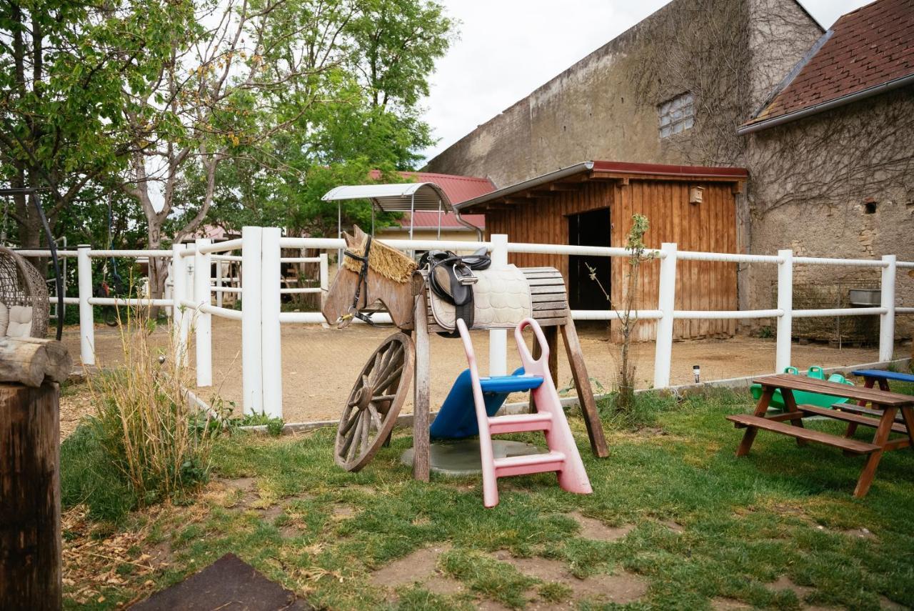 Ranchzimmer Am Hippo-Campus Reit- Und Therapiezentrum Deutsch Haslau Luaran gambar